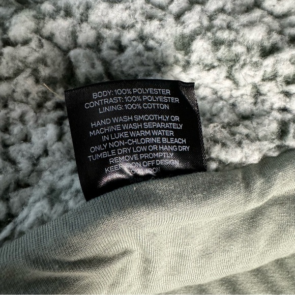 Real Tree by Colliseum Faux Sherpa Vest Size XL Pale Green with Camo trim - Picture 9 of 13